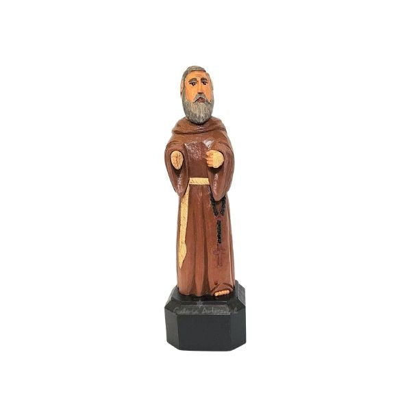 Padre Pío tallado en madera